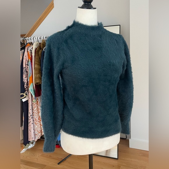 Banana Republic fuzzy green sweater - Picture 7 of 11